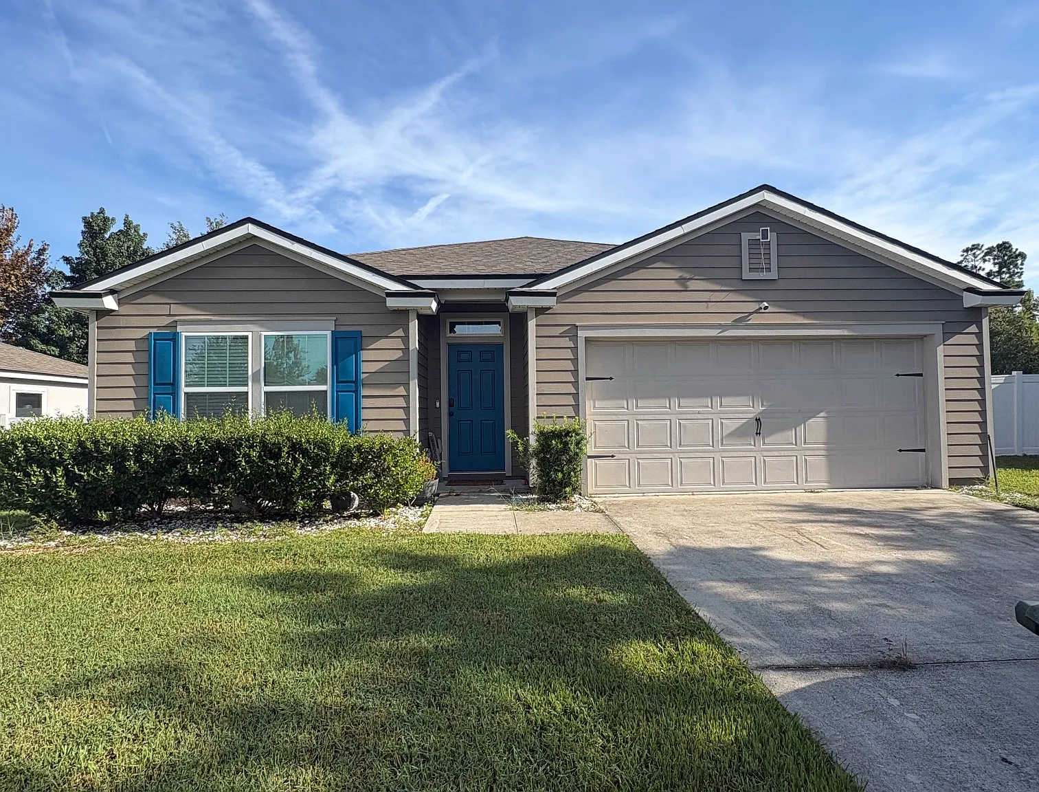 4 bed 2 bath Home - 6 Miles from Kingsbay — Photo 1