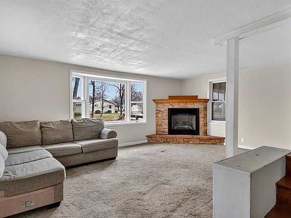4th image of 206 South Park Road