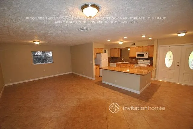 1612 NW 5th St — Photo 3