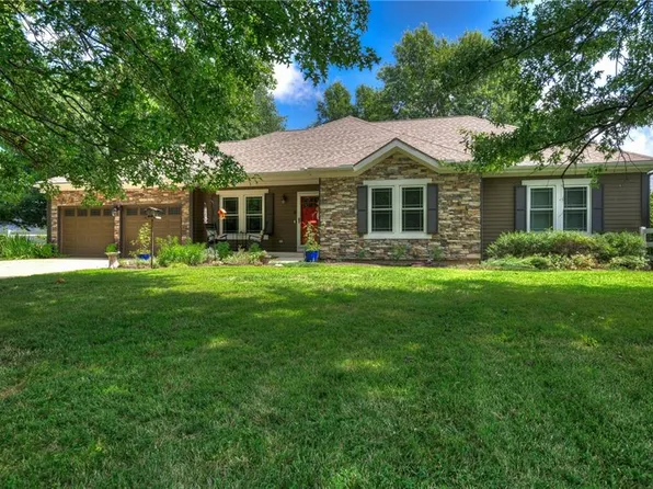 13223 N Virginia Ave, Smithville, MO 64089
