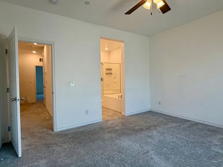 7360 Decatur Blvd #3 — Photo 8