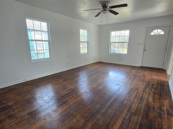 4th image of 1003 Merchant St