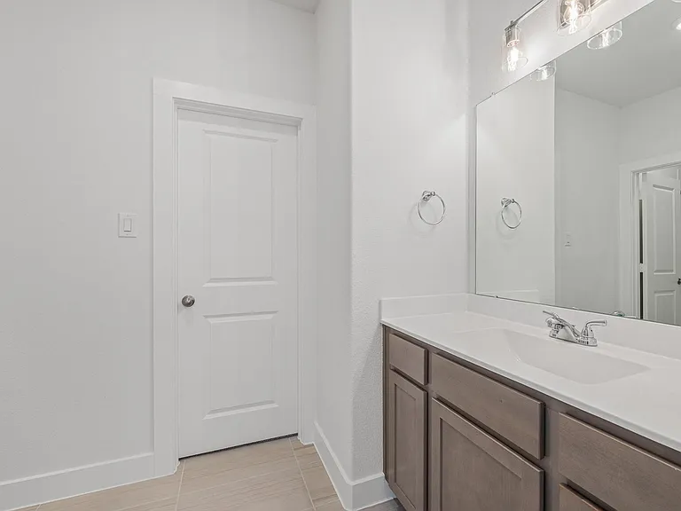 832 Sarasota Shore Dr — Photo 43