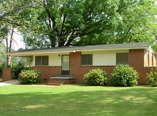 2304 Whispering Pines Rd, Albany, GA 31707