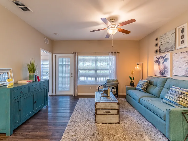 Oaks at Normandy Apartments — Photo 6