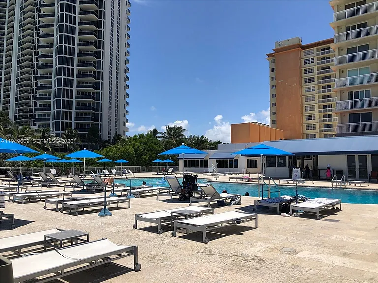 19201 Collins Ave #823 — Photo 26