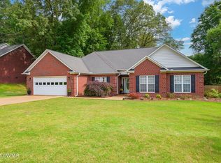 56 Wheatstone Dr, Jackson, TN 38301