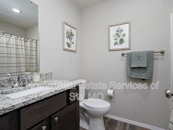3rd image of 252 Rabbit Run St