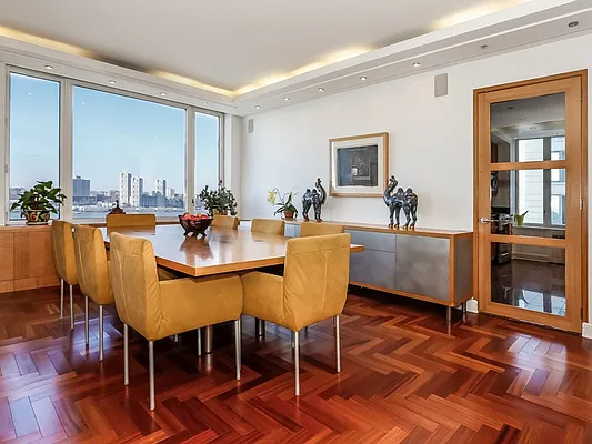 Sold by Sotheby's International Realty | media 31