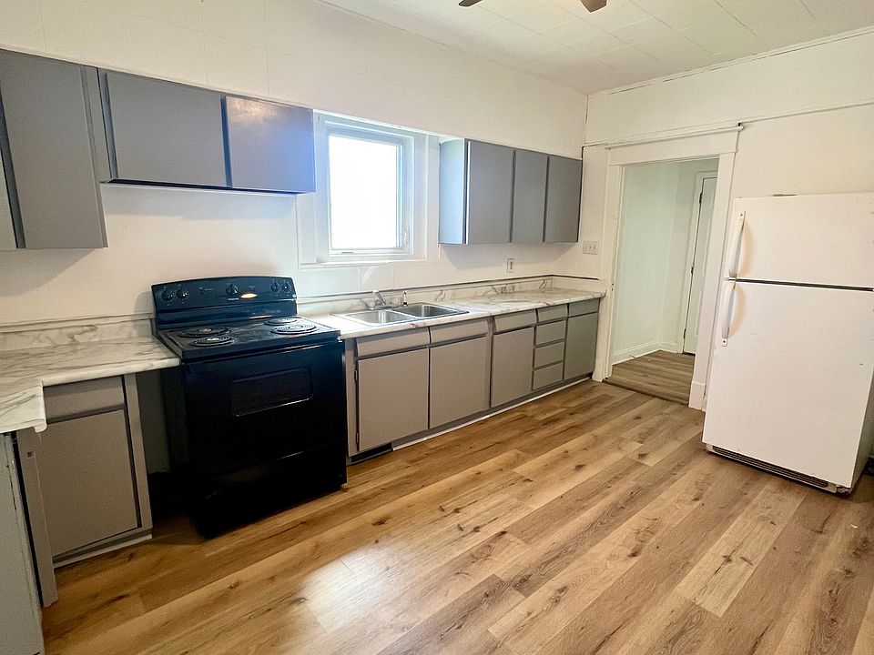 1st image of 501 W 9th St