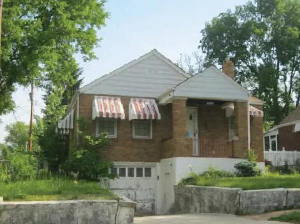 8941 Pallardy Ln, Saint Louis, MO 63114