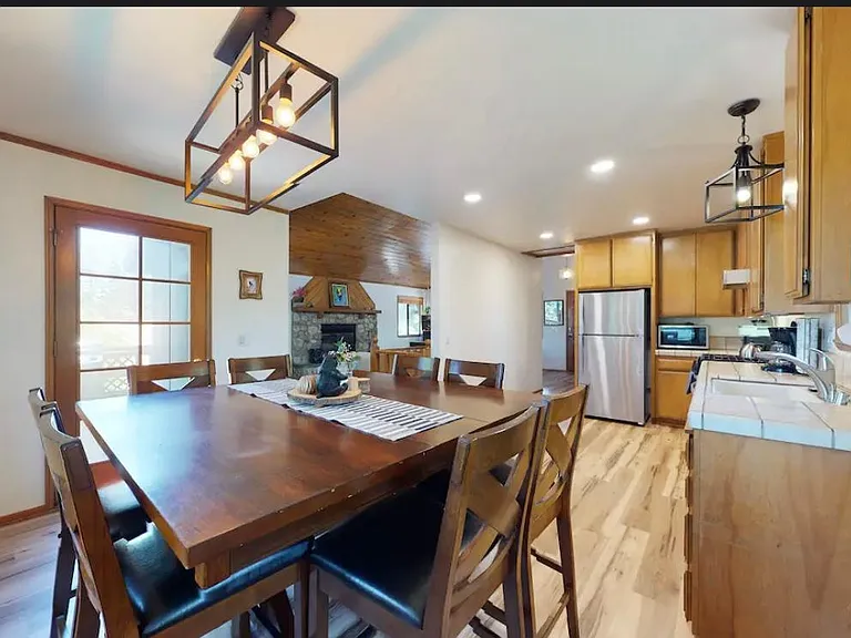 664 Ivy Ln — Photo 20