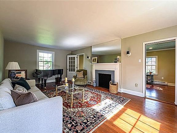 Living room with ample space and lots of light