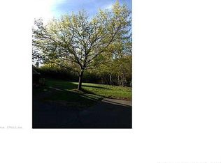 16 Cannon Ridge Dr, Watertown, CT 06795