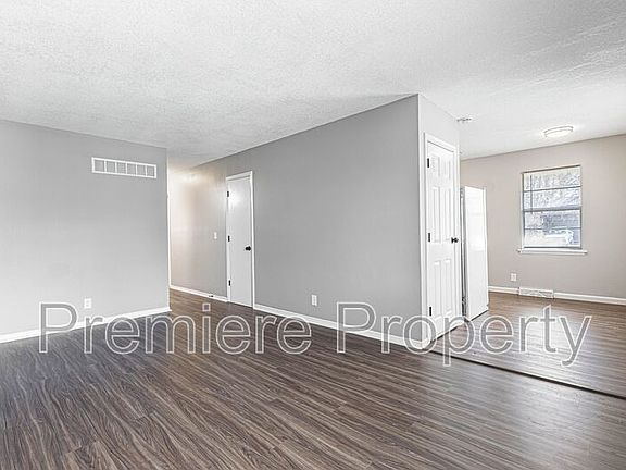 3rd image of 14834 E Nickell Ave