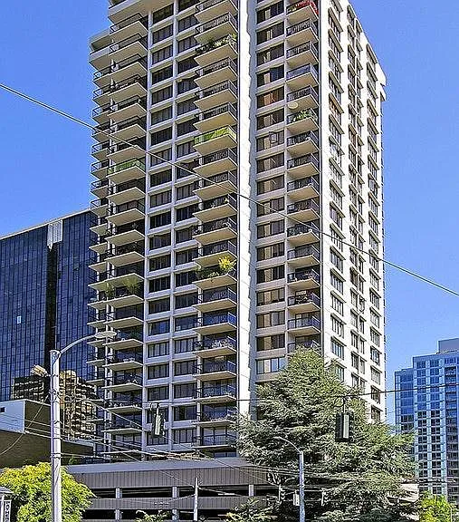 2100 3rd Ave — Photo 2