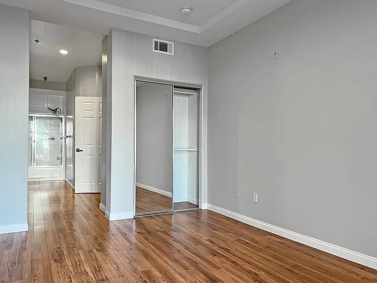 12712 Moorpark St #305 — Photo 11
