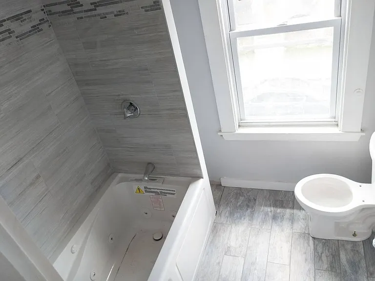 24 Alpine St — Photo 8