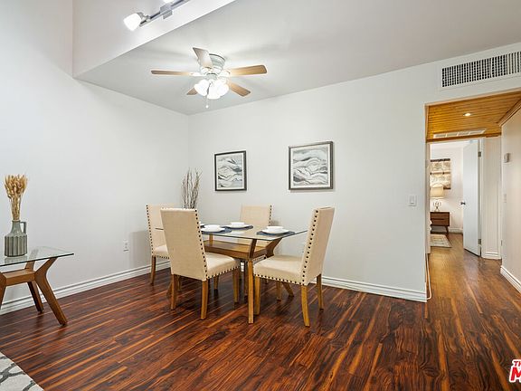 3rd image of 18350 Hatteras St APT 227