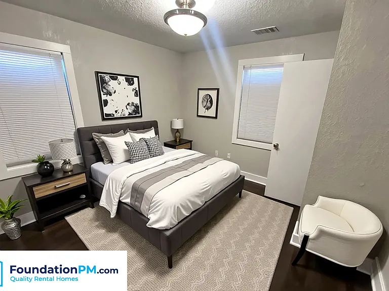 1371 E Trigg Ave — Photo 11