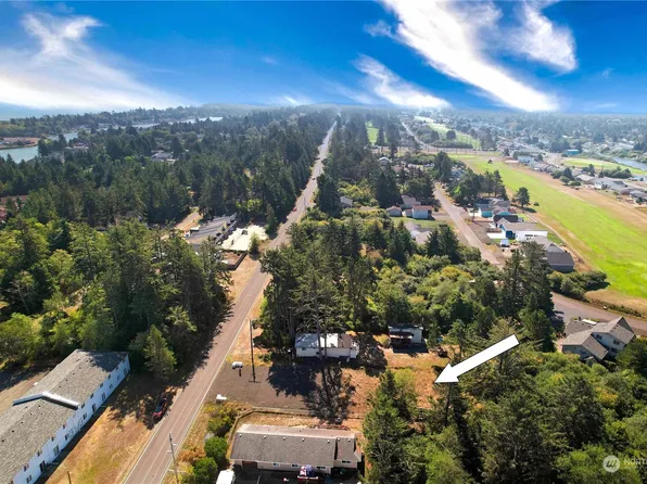 589 Dolphin Avenue NE, Ocean Shores, WA 98569