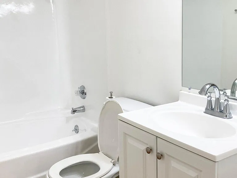 320 S Ardmore Ave #120 — Photo 10