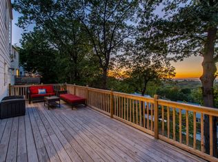 777 Oakwood Ln, Ridgefield, NJ 07657