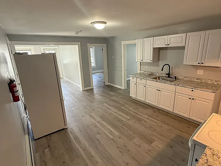 2 bed, 1100 sqft, $1,795 — Photo 3