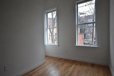 Rented by L Rose Realty (Brokerage)