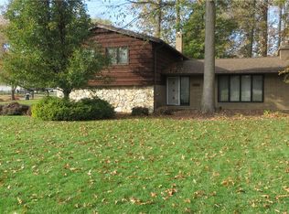 6490 Elmdale Rd, Middleburg Heights, OH 44130