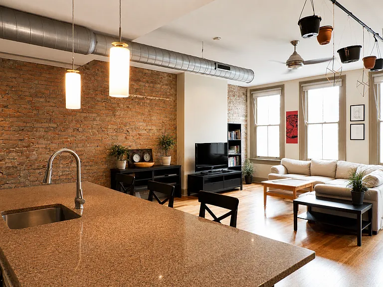 641 Walnut St Apartments — Photo 19