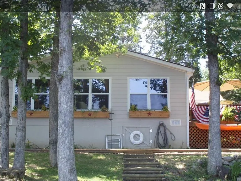 2395 S Lakeshore Dr — Photo 3