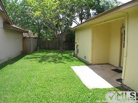 4th image of 7207 Lansbury Dr