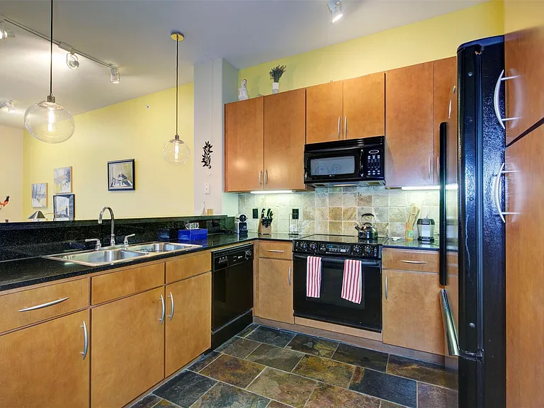 1901 Post Oak Blvd #3304 — Photo 7