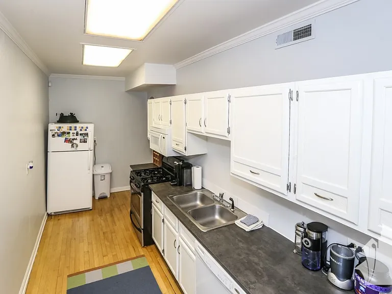 1851 N Lincoln Ave #3 — Photo 3