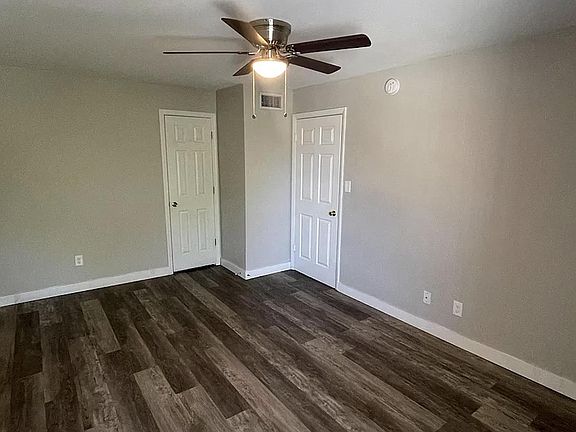 5th image of 4225 Thornbriar Ln APT 305
