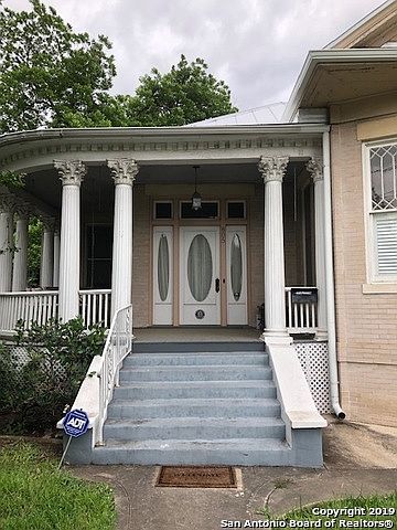 1st image of 805 N Pine St