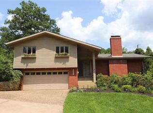 419 Glaids Dr, Pittsburgh, PA