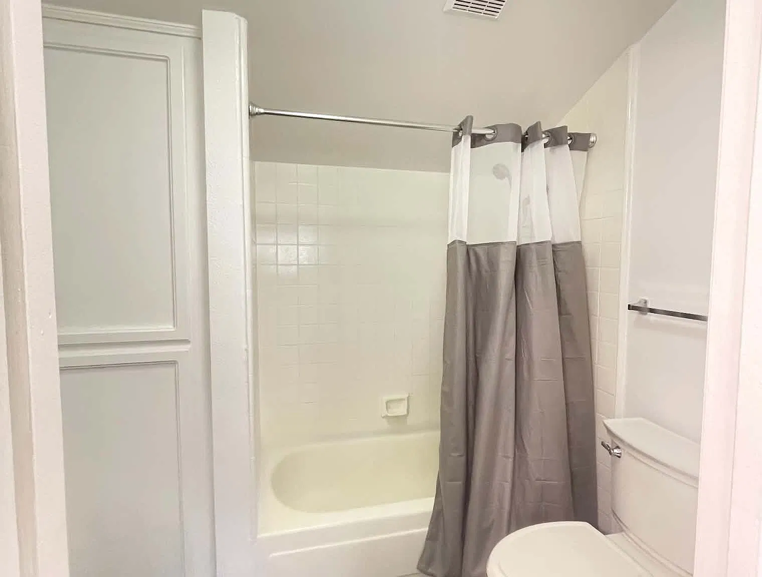 3 bed, 1402 sqft, $1,200 — Photo 3