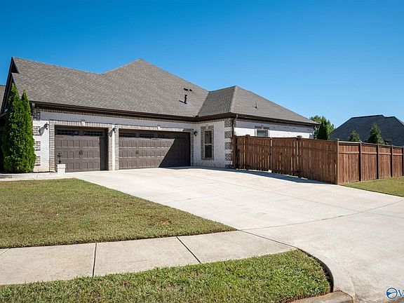3rd image of 125 Ramsbrook Dr