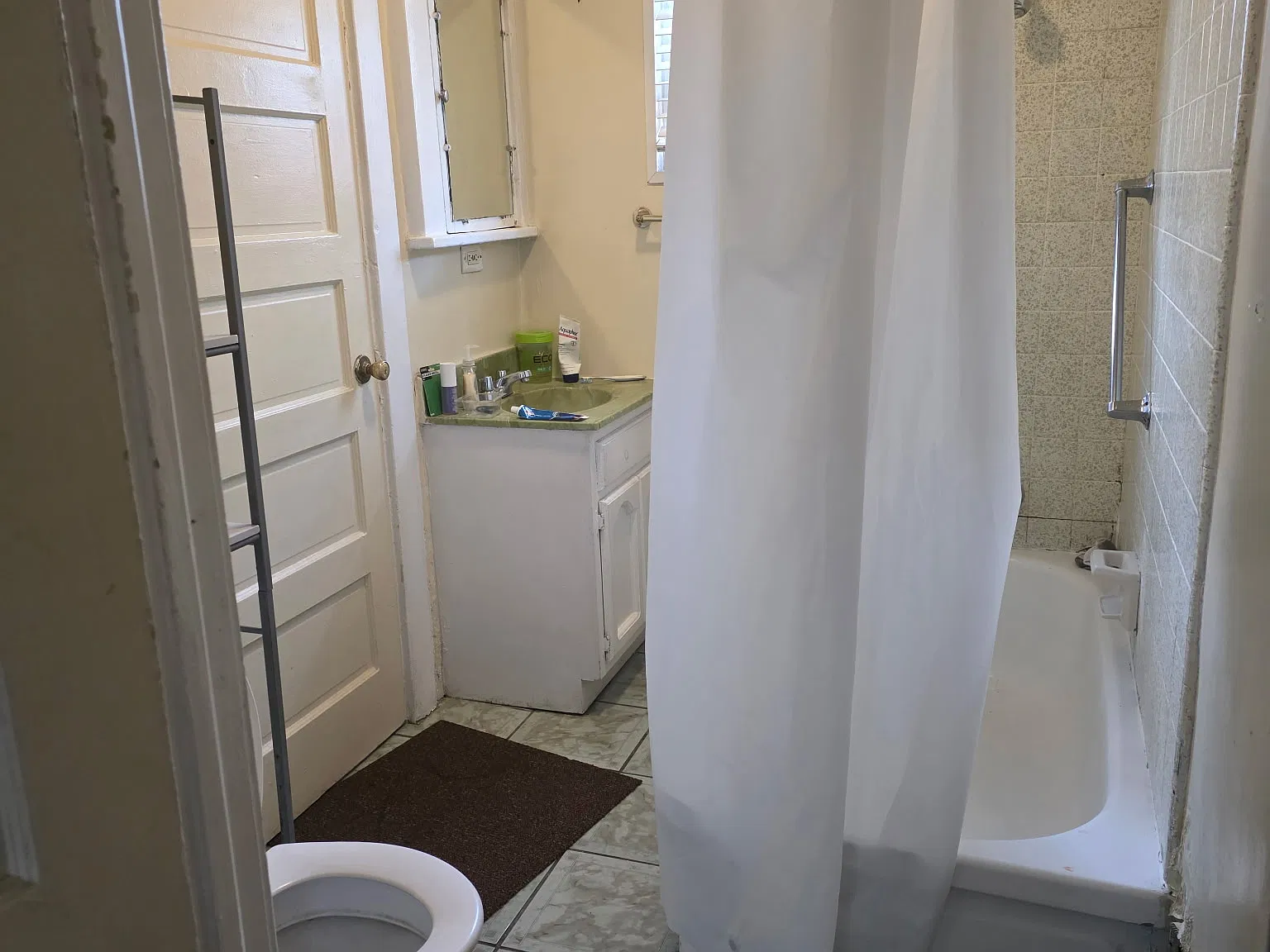 3 bed, 1067 sqft, $2,800 — Photo 2