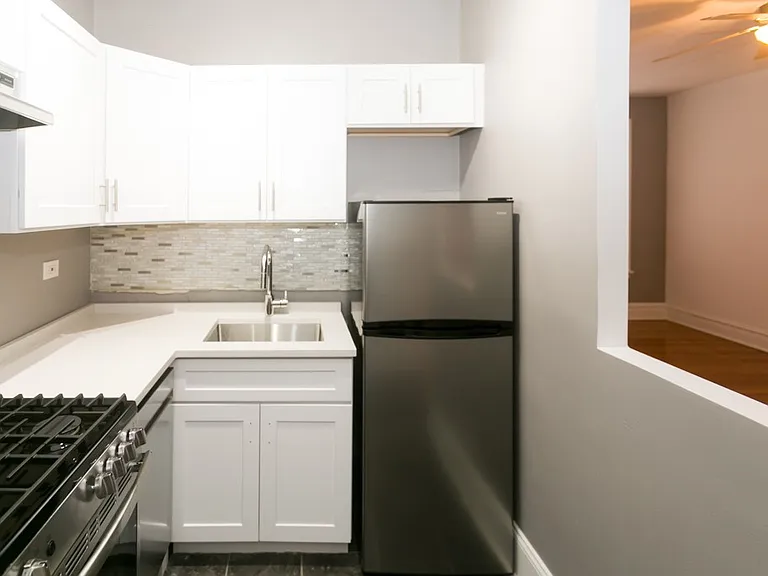 445 W Melrose St #B4 — Photo 3