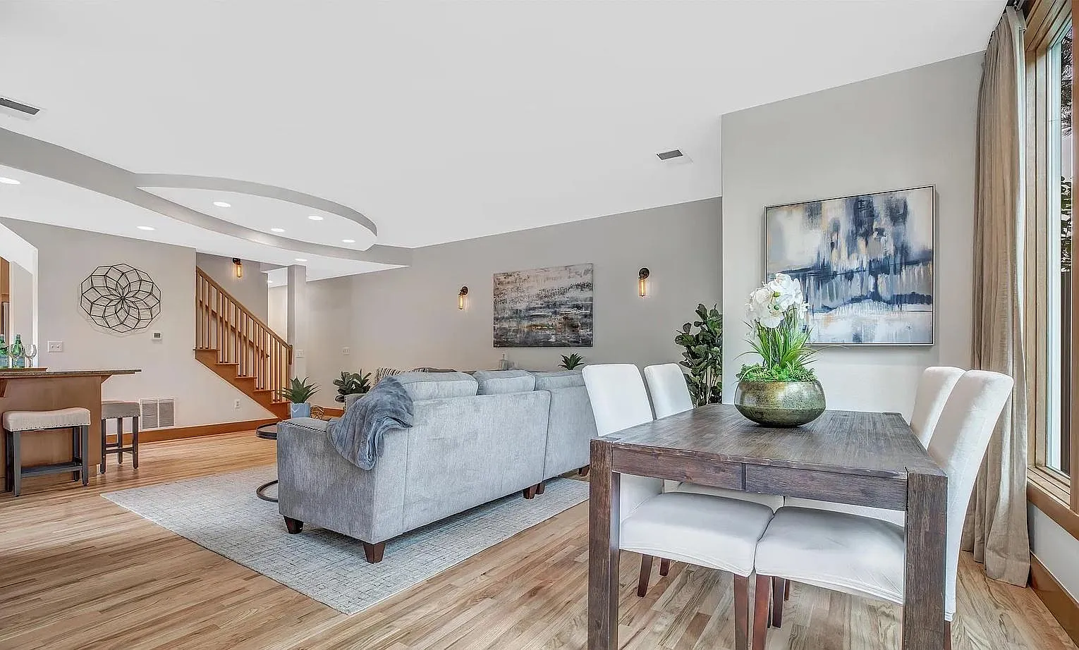 3 bed, 1940 sqft, $4,495 — Photo 3