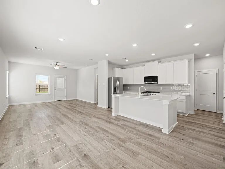 4006 Crowning Ct — Photo 14