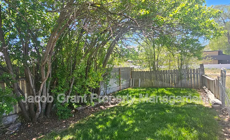 360 N Fanning Ave — Photo 12