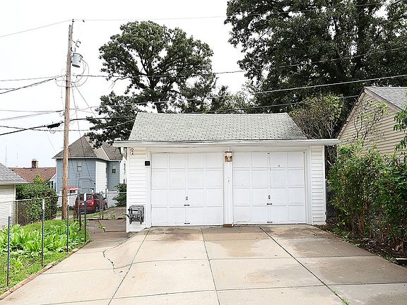 3rd image of 817 S 36th St