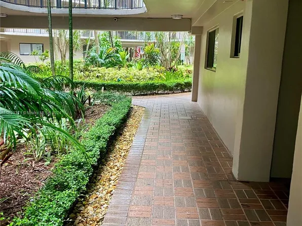 8540 SW 133rd Avenue Rd APT 122, Miami, FL 33183