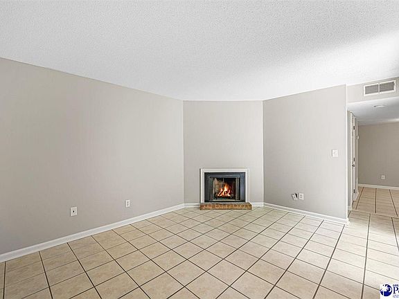 3rd image of 720 Coventry Ln APT I