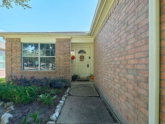 4th image of 5934 Spring Sunrise Dr