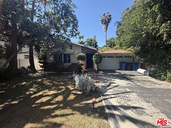 2nd image of 10862 Fruitland Dr